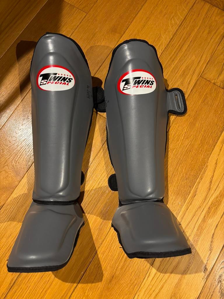 Protège-tibias Twins SGL7, Neuf, Taille L, Protection pour arts martiaux, Autres