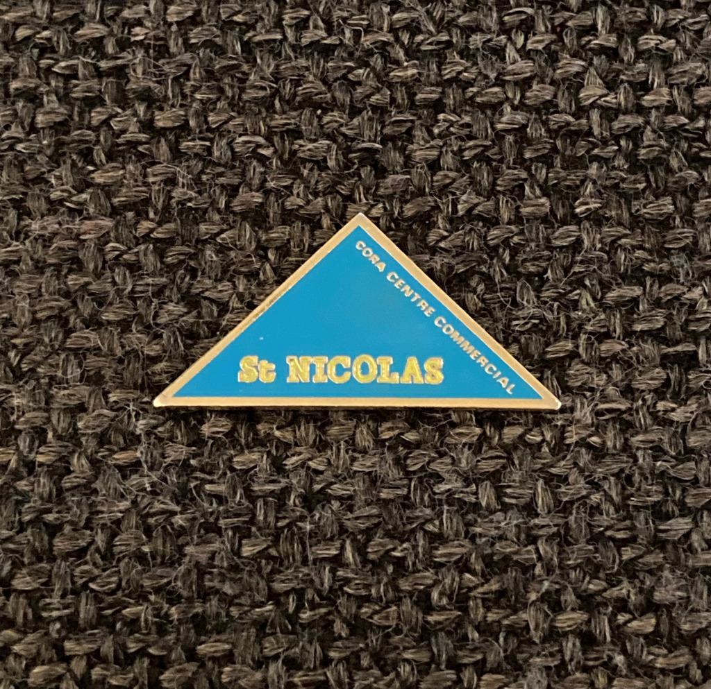 PIN - CORA - CENTRE COMMERCIAL - ST NICOLAS, Envoi, Utilisé, Autres sujets/thèmes, Insigne ou Pin's