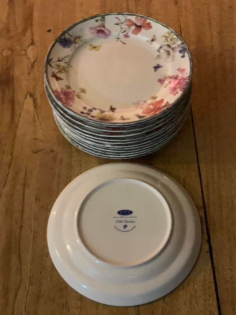 Bloemetjes borden / Wild Garden diameter 22cm, Ophalen, Zo goed als nieuw, Bord(en)