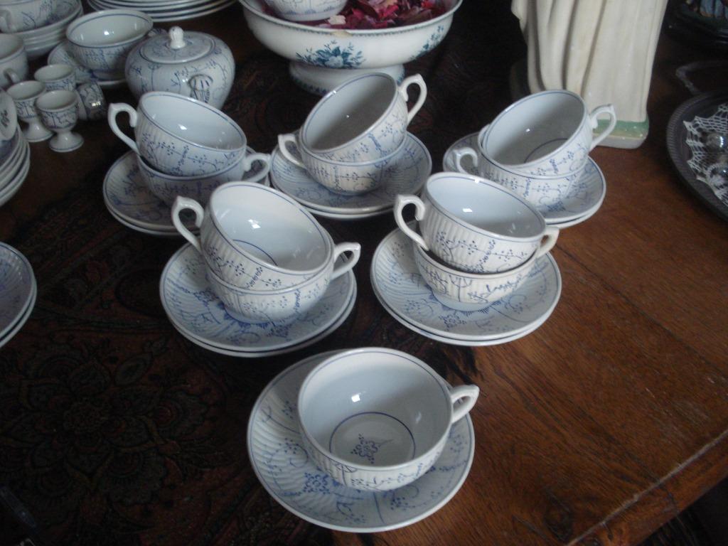 grande tasse et soucoupe boch la louviere COPENHAGUE, Antiquités & Art, Enlèvement ou Envoi