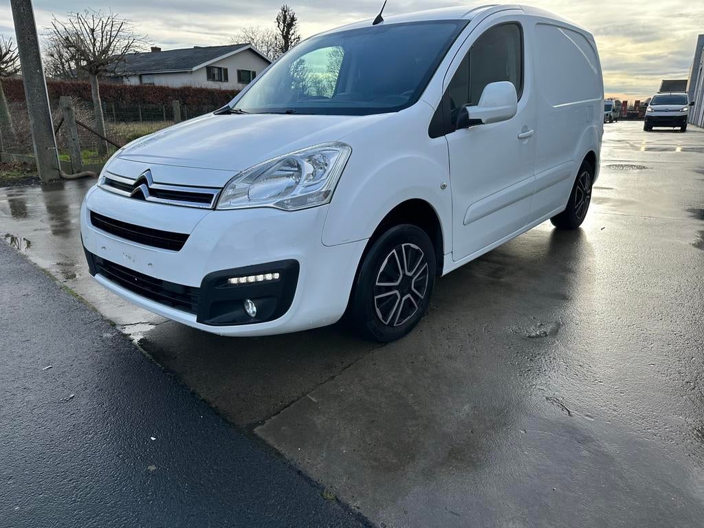 Citroën Berlingo 1.6hdi euro6b / 3zit / AIRCO /Gps, Voorwielaandrijving, Stof, Citroën, Wit