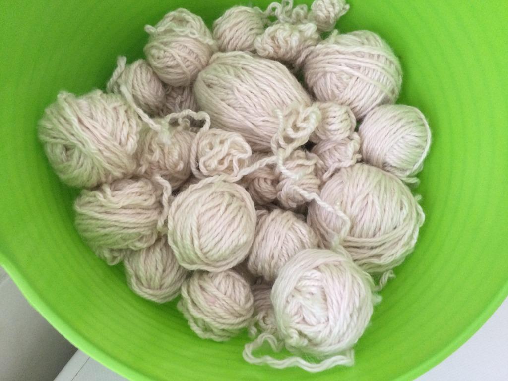 Dikke beige breiwol 717 gram, Hobby en Vrije tijd, Breien en Haken, Ophalen of Verzenden