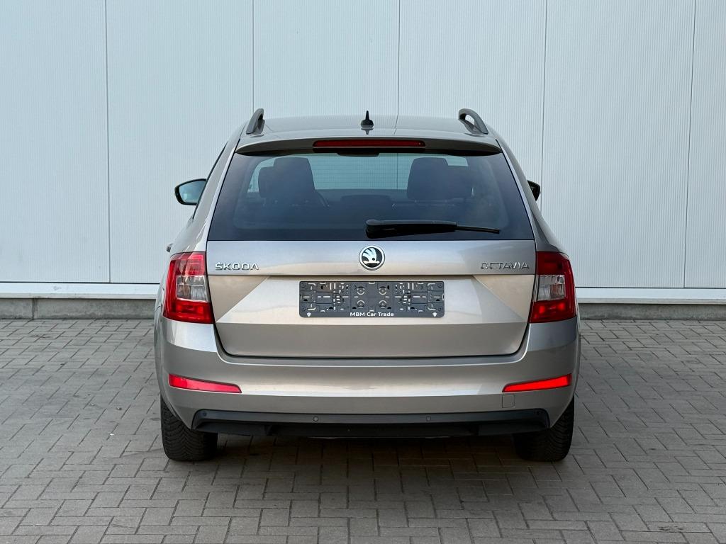 ✅ Skoda Octavia 1.6 TDI GARANTIE Airco Navi PDC Zetelverw, Voorwielaandrijving, Stof, 4 cilinders, 5 deurs