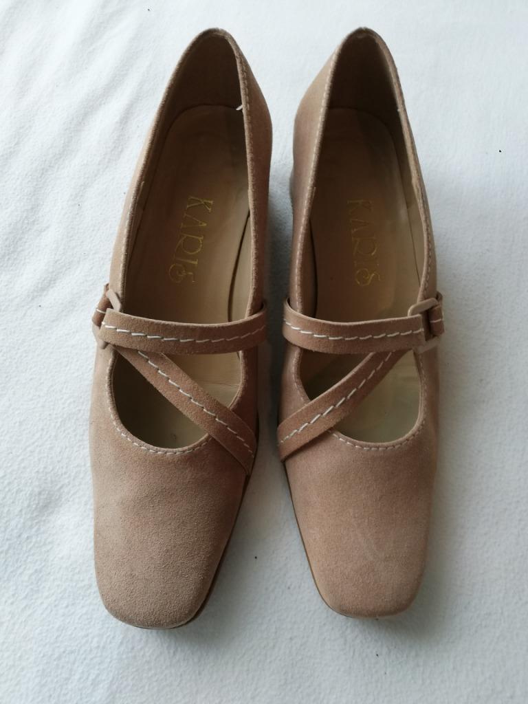 Set van twee paar Karis P39-schoenen, Pumps, Overige kleuren, Ophalen of Verzenden, Zo goed als nieuw