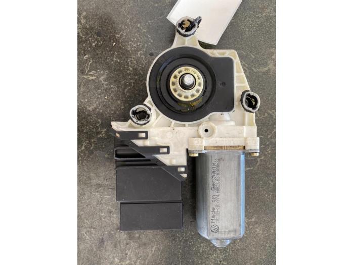 Moteur de vitre portière d'un Volkswagen Golf, Enlèvement ou Envoi, 3 mois de garantie, Utilisé, Volkswagen