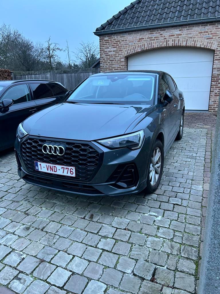 Audi Q3 Sportback Hybride TFSI S Line 2023, Auto's, Audi, Automaat, 1395 cc, SUV of Terreinwagen, Zilver of Grijs