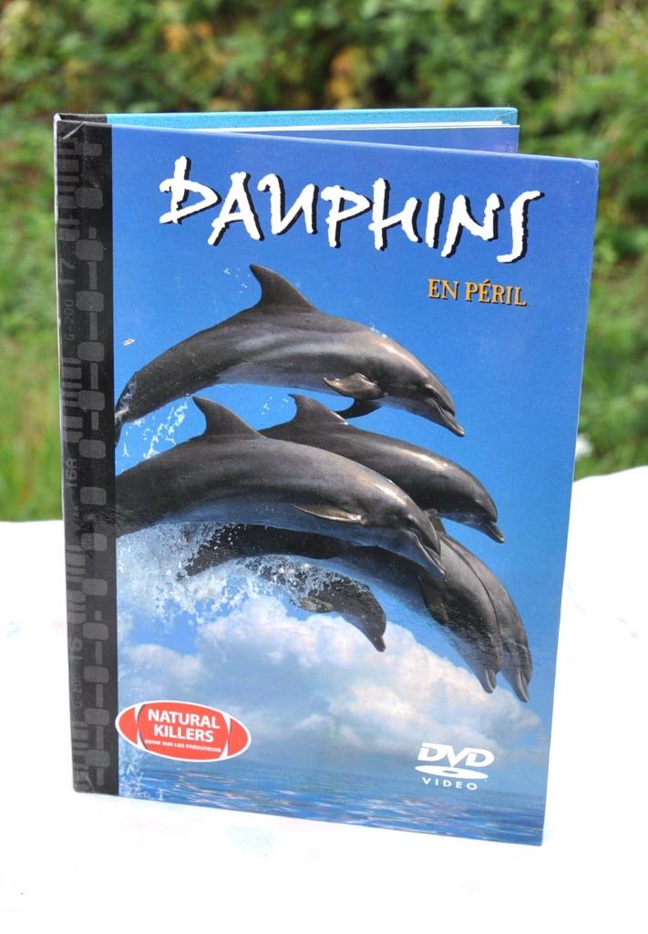 dvd+livre dauphin en peril (x20362), Enlèvement ou Envoi, Utilisé, Nature