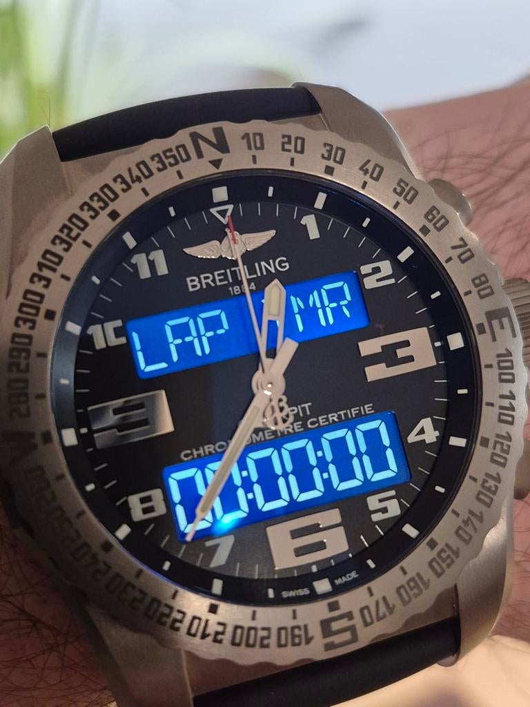 Breitling Cockpit B50 TITANE chronographe multifonctions, Enlèvement ou Envoi