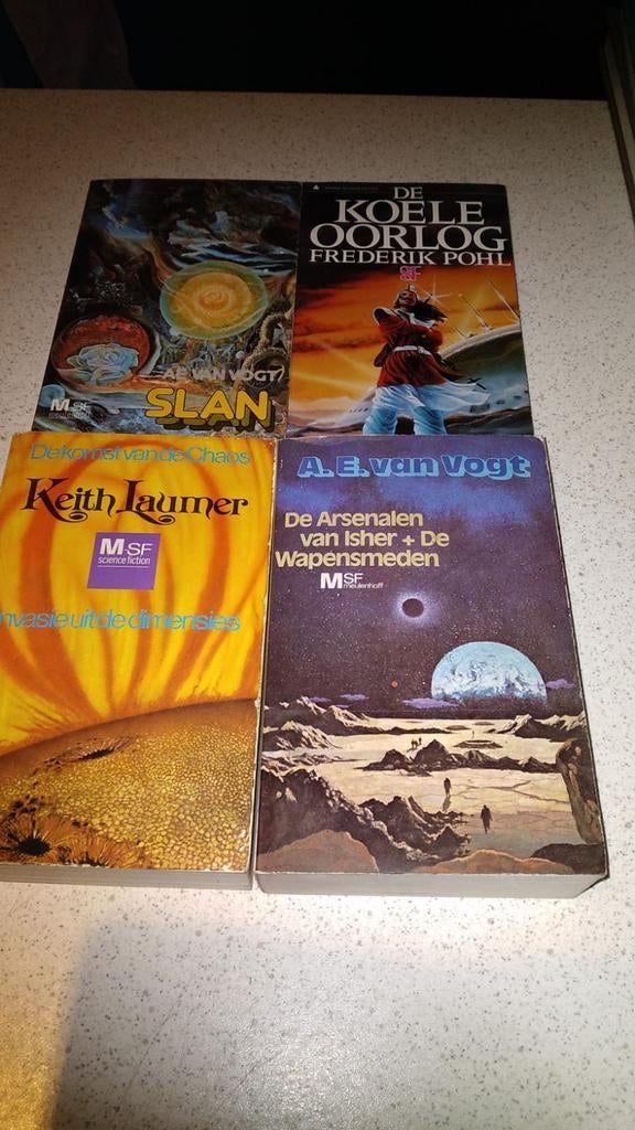 Science fiction boeken, Enlèvement ou Envoi, Utilisé