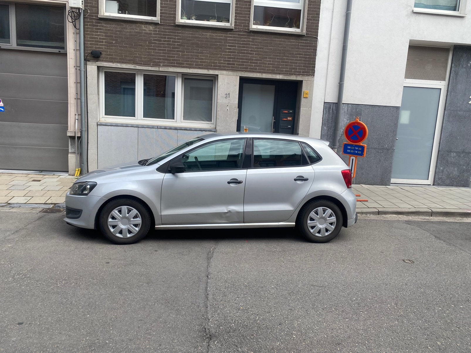 volkswagen polo 1.6 tdi met motorschade, Auto's, Volkswagen, Euro 5, Stof, Zwart, 5 deurs