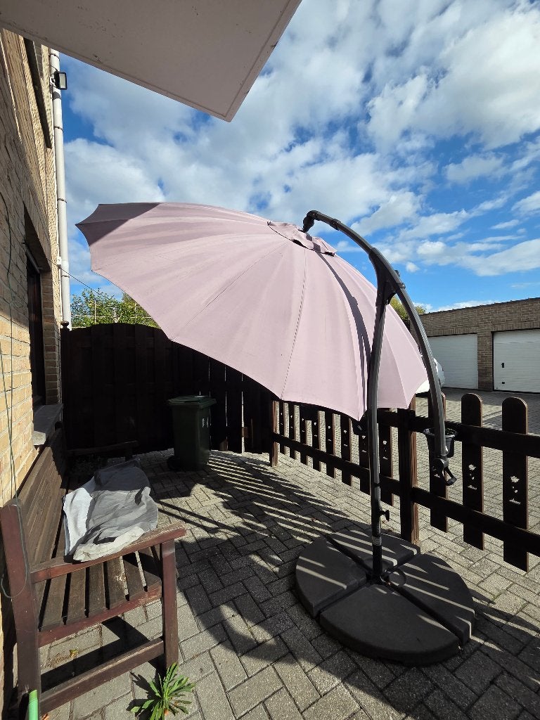 Kantelbare zweefparasol met hendel inclusief tegels, Jardin & Terrasse, Inclinable, Parasol flottant, Enlèvement, Utilisé