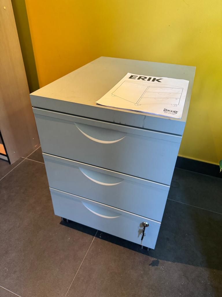 Ikea Erik grijs ladeblok met sleutels, Huis en Inrichting, Ophalen, Minder dan 50 cm, Gebruikt, 3 of 4 laden