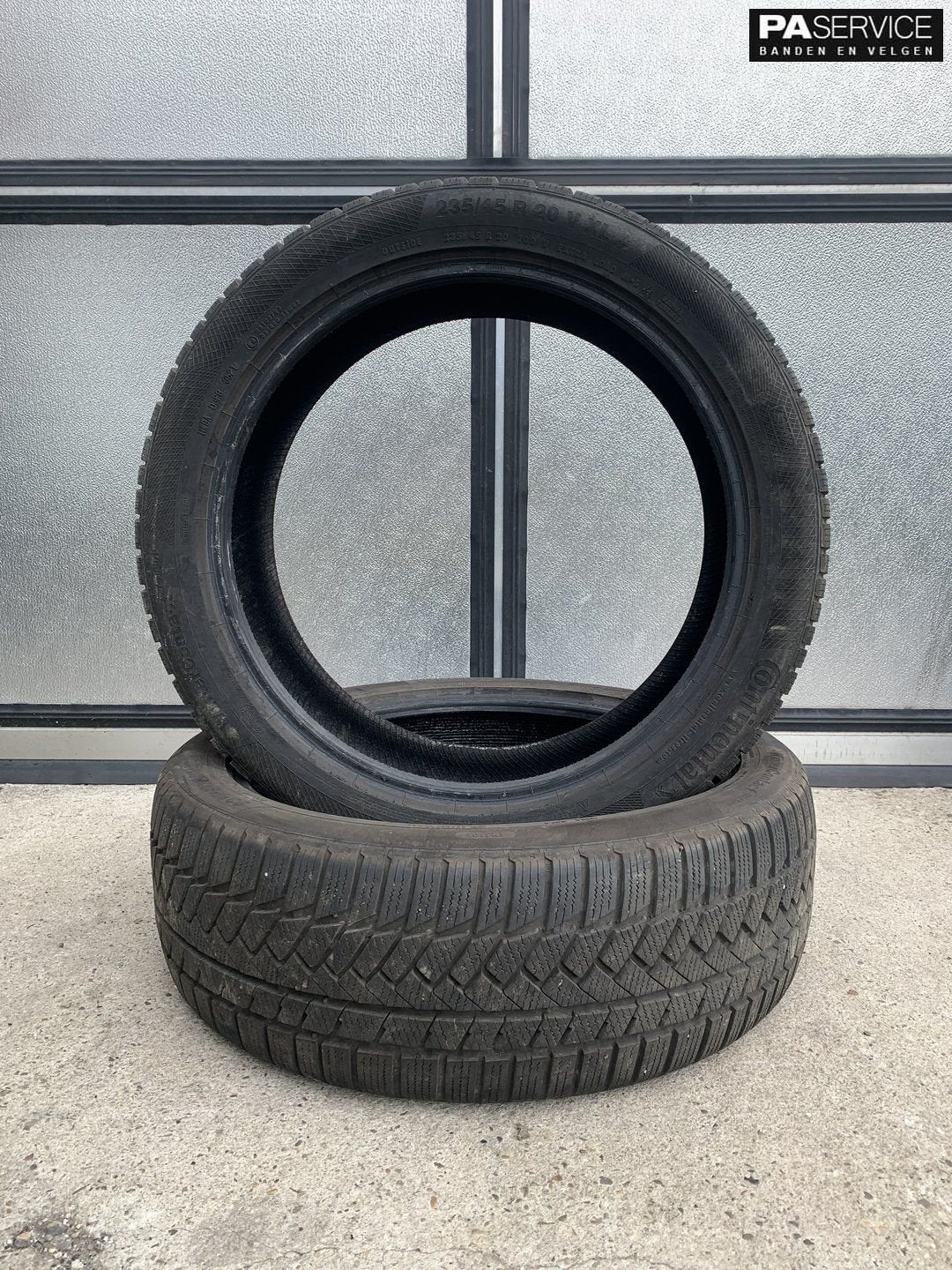 2x Continental 235 45 20 Winterbanden met 7 mm, Auto-onderdelen, Gebruikt, Velg(en), -, -