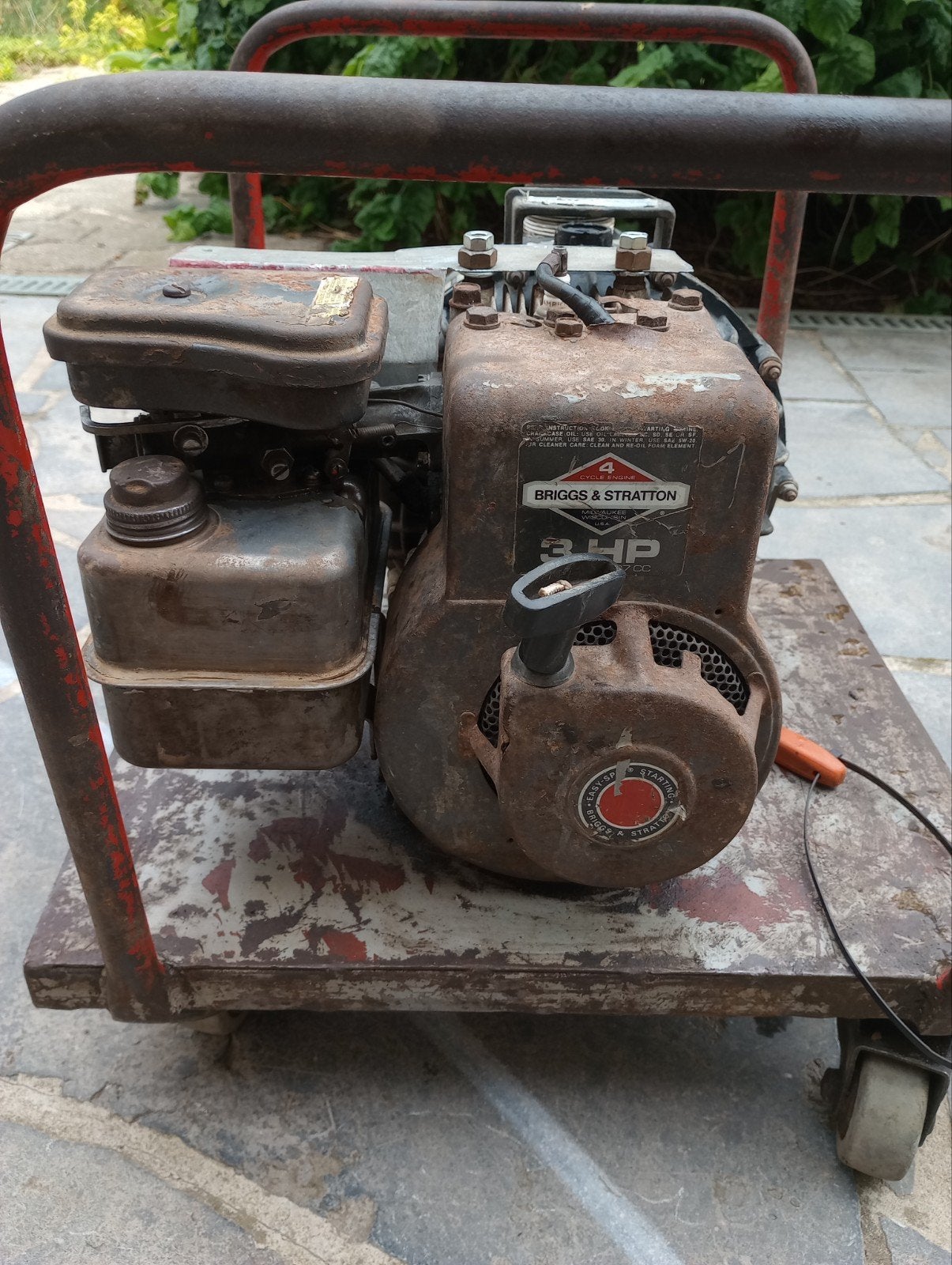 Benzine waterpomp, Ophalen, Gebruikt