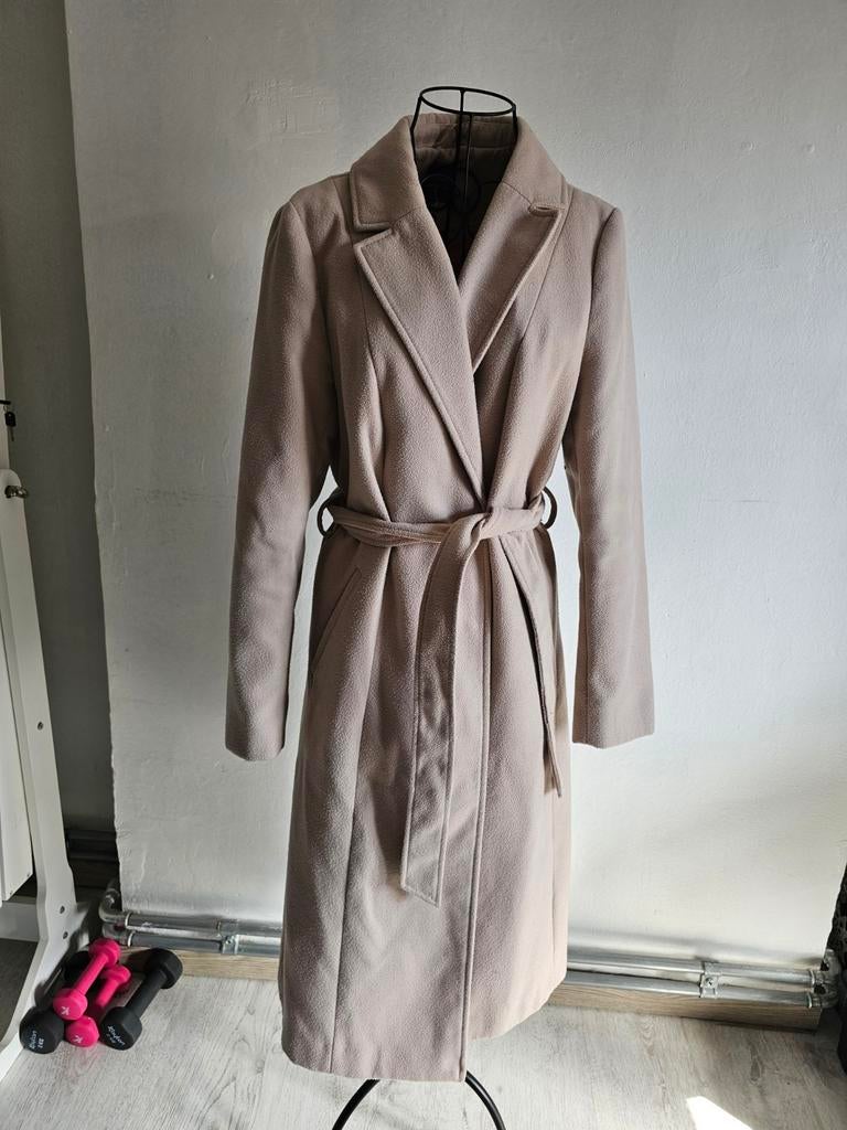 Beige jas met riem — Primark — maat 40, Kleding | Dames, Primark, Gedragen, Maat 38/40 (M), Beige