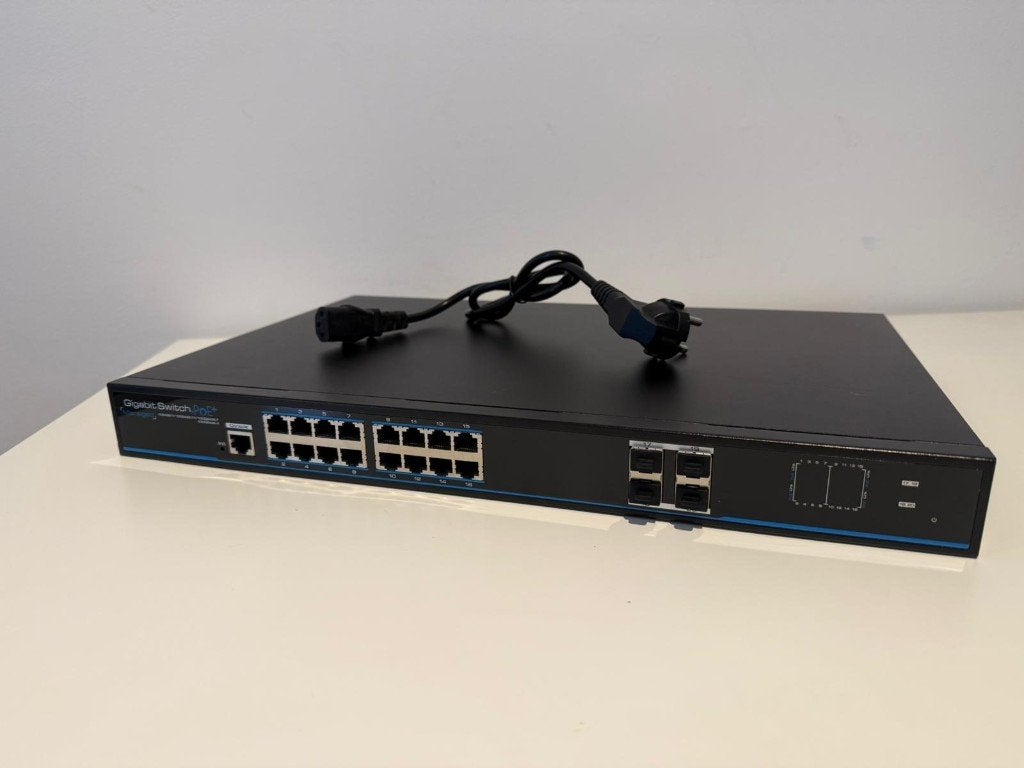UTEPO 16-poorts Gigabit PoE+ managed switch, Informatique & Logiciels, Commutateurs réseau, Comme neuf, Enlèvement ou Envoi