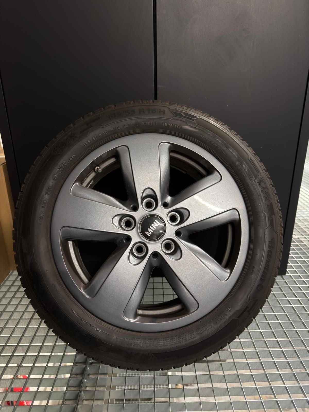Mini Cooper (cabrio)  velgenset 16 inch all-season, Auto-onderdelen, Banden en Velgen, Gebruikt, -, Banden en Velgen, Ophalen of Verzenden