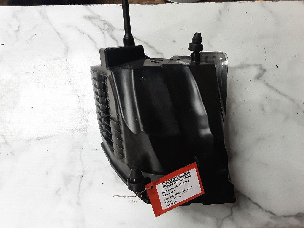 FILTRE À AIR Audi S3 (8V1 / 8VK) (8W0133835), Mevr. I. Hauben, Audi, Utilisé, Rue de l'Espoir 34 34
4030  GRIVEGNÉE, BE