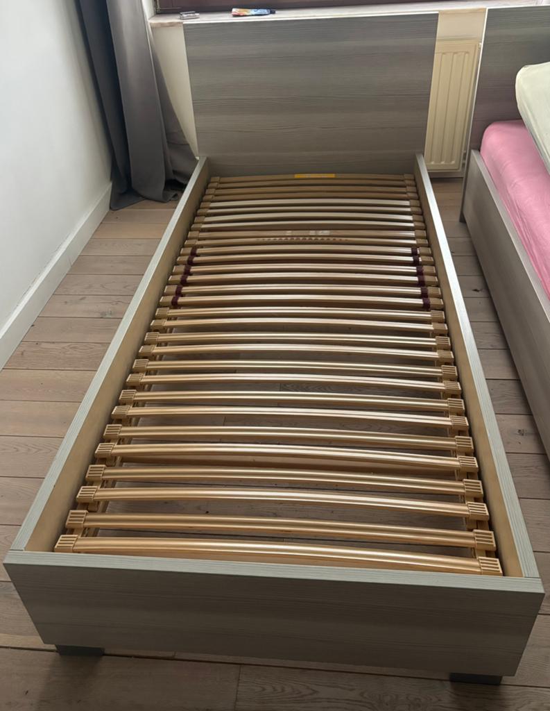 Eenpersoonsbed met boxspring, Huis en Inrichting, Slaapkamer | Bedden, Ophalen, Zo goed als nieuw