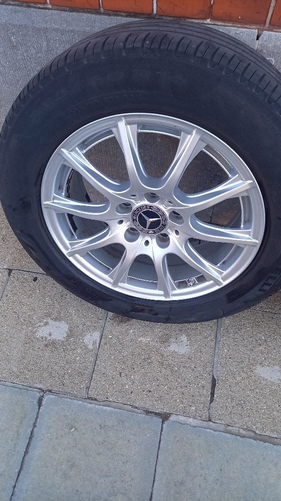 Mercedes velgen 16" origineel met banden in goede staat, Auto-onderdelen, Banden en Velgen, Ophalen, Gebruikt, 16 inch, Banden en Velgen
