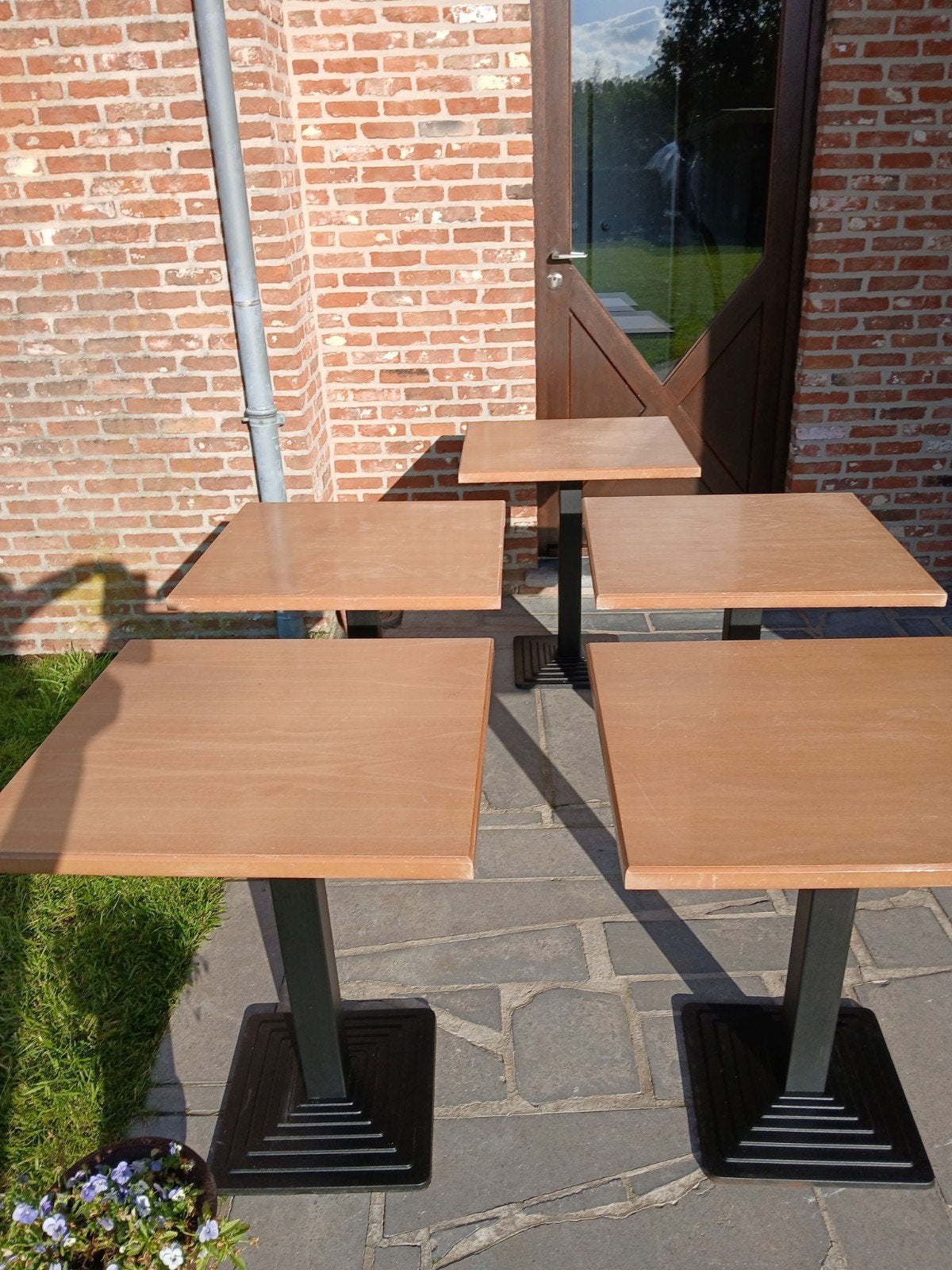 Bistro tafels met ijzeren voet, Enlèvement