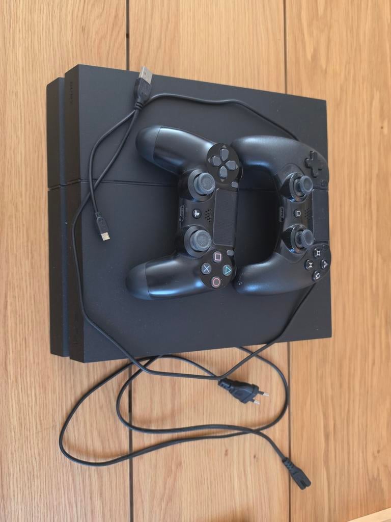PS4 + 2 commandes + 6 jeux, Enlèvement