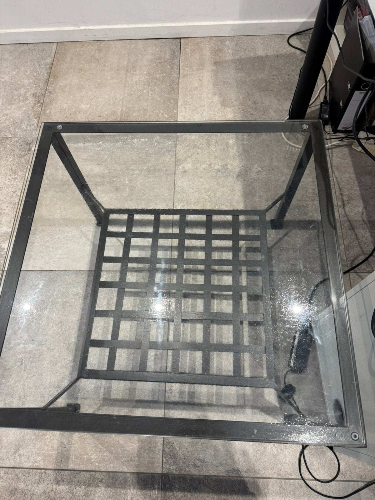 Glazen bijzettafeltje of salon tafeltje, Huis en Inrichting, Ophalen, Gebruikt, 50 tot 100 cm, Vierkant