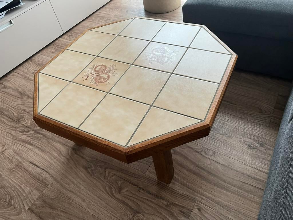 Een ronde salontafel, Antiek en Kunst, Antiek | Meubels | Kasten, Ophalen