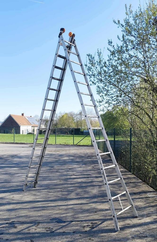 2 grote ladders: 3x15 treden + 2x10 treden, Ophalen