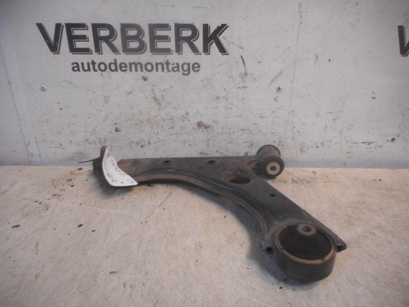 BRAS DE SUSPENSION AVANT GAUCHE (TRIANGLE) Opel Corsa E, Opel, Opel Automobile GmbH, Utilisé, Kontakt-opel@opel.com