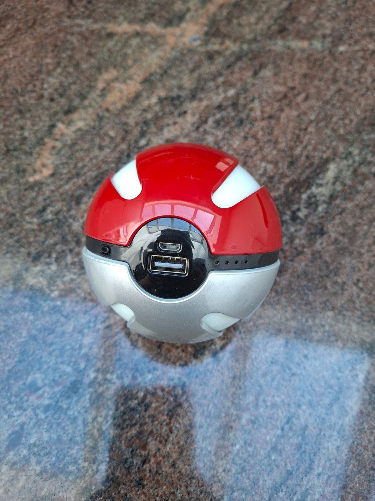 pokemon powerbank, Ophalen of Verzenden