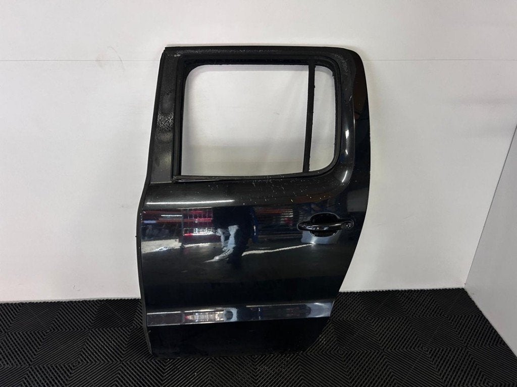 PORTIER LINKS ACHTER Volkswagen Amarok (01-2010/06-2020), Auto-onderdelen, Gebruikt, Volkswagen AG, Kundenbetreuung@volkswagen.de