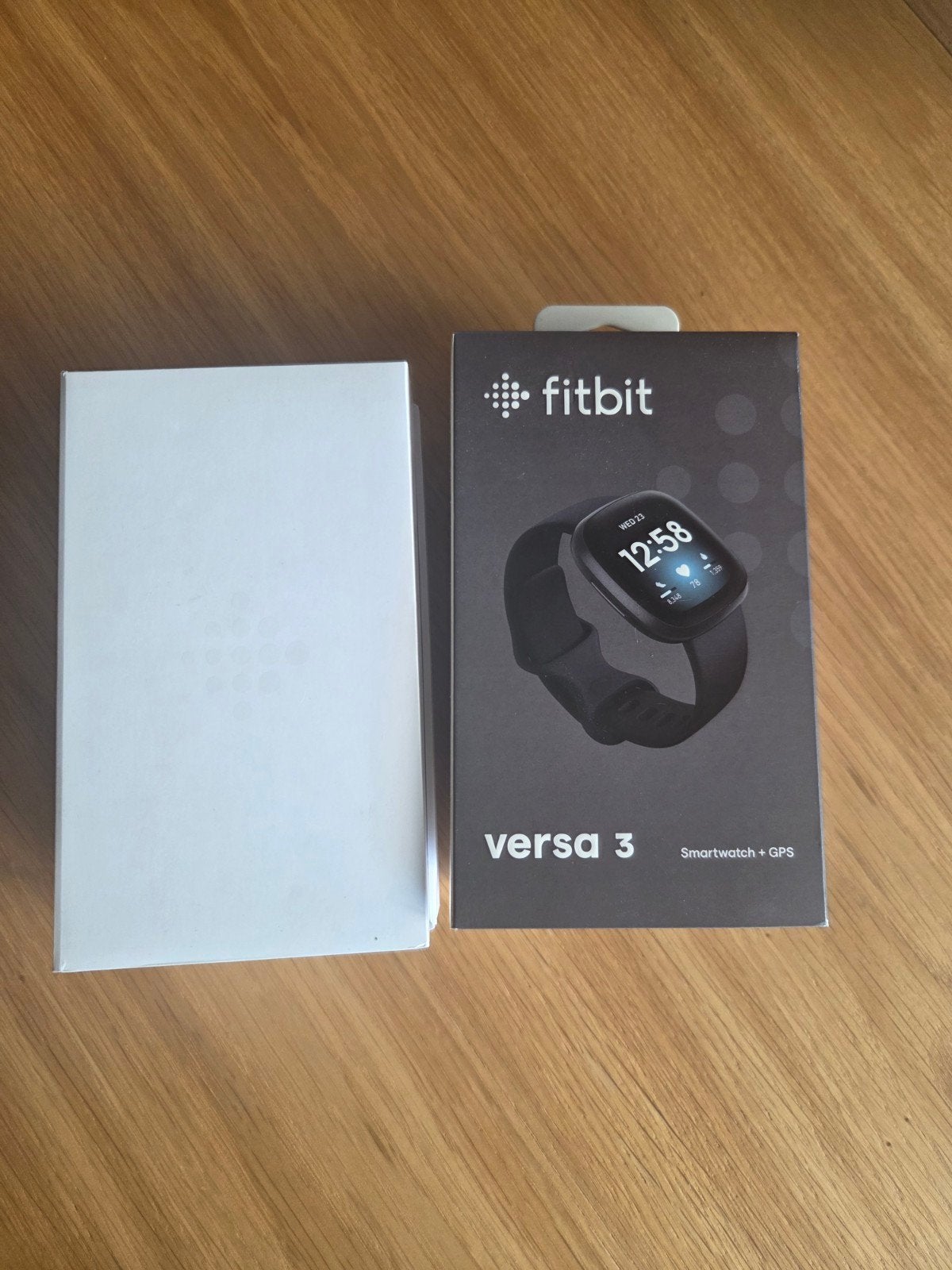 Fitbit versa 3, Handtassen en Accessoires, Smartwatches, Ophalen, Zo goed als nieuw, Zwart