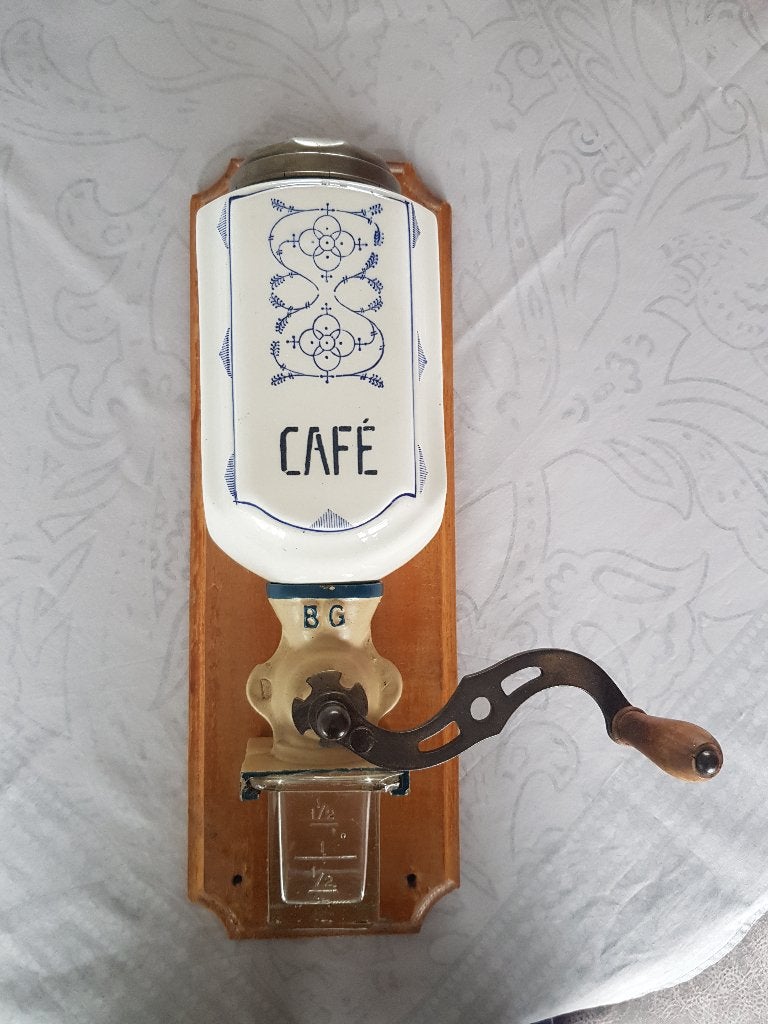 moulin a café ancien, Enlèvement