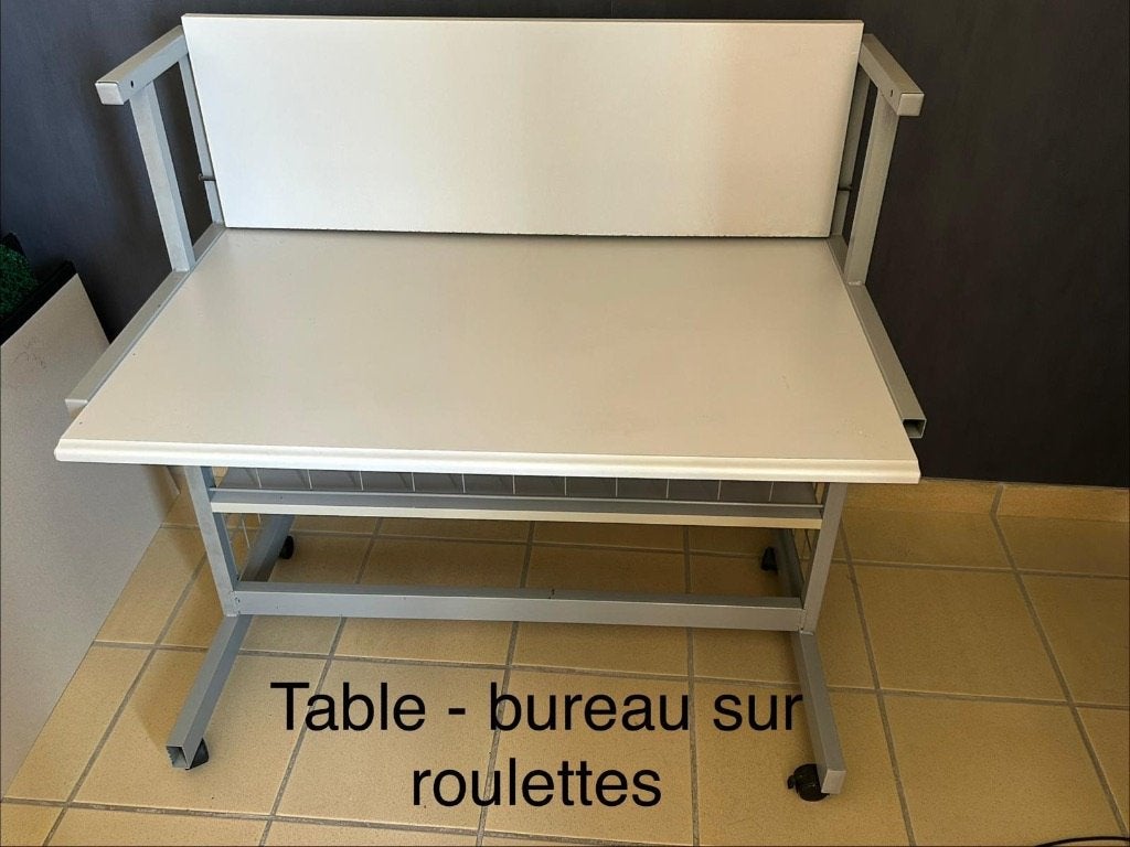 Bureau à roulettes, Enlèvement, Comme neuf