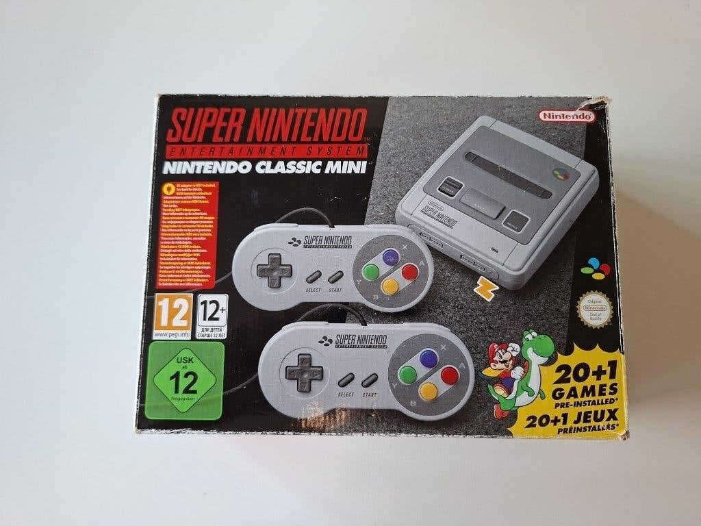 Super Nintendo Classic Mini, Games en Spelcomputers, Ophalen of Verzenden, Zo goed als nieuw, Met 2 controllers, Met games