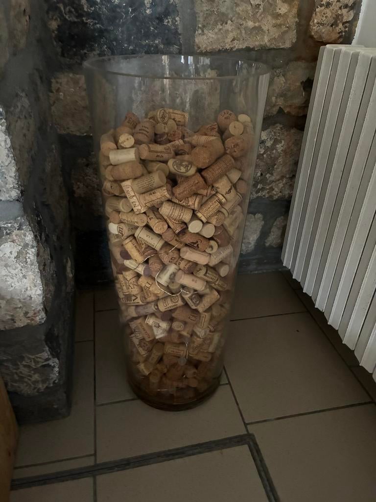 Grand vase avec bouchons de liege, Enlèvement, Comme neuf