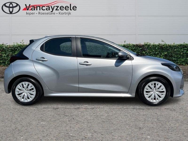 Toyota Yaris Dynamic+cam+gps+dab, Argent ou Gris, Euro 6, 116 ch, Noir