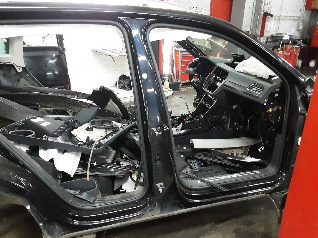 DIVERS MONTANT PORTE C D Volkswagen Tiguan (AD1), Volkswagen, Volkswagen AG, Utilisé, Kundenbetreuung@volkswagen.de