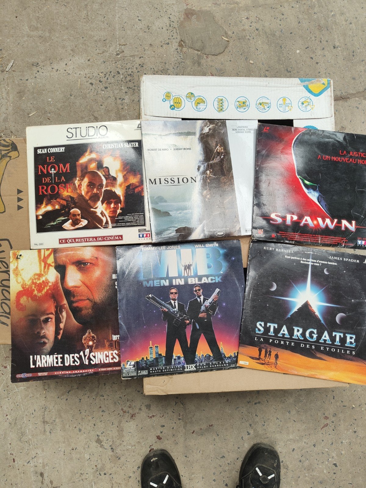LOT LASER DISC, Enlèvement