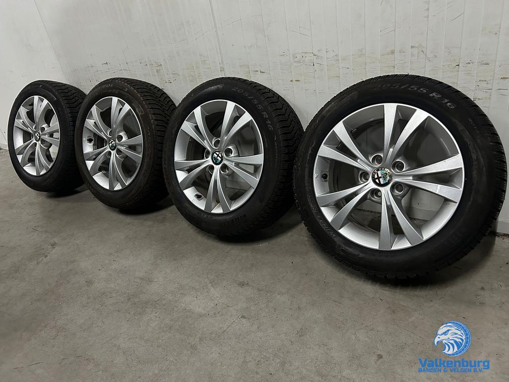8mm! Originele Alfa Romeo Giulietta 16 inch velgen 5x110 win, Auto-onderdelen, Gebruikt, -, Banden en Velgen, -
