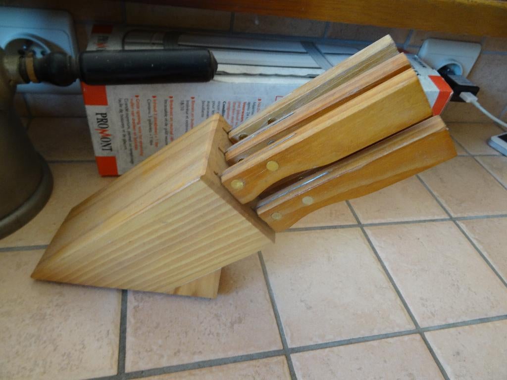 Porte-couteaux à steak, Enlèvement