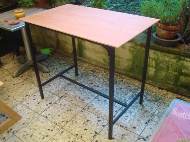 Table haute/Bureau- Métal/bois- type industriel, Maison & Meubles, Autres essences de bois, 50 à 100 cm, Enlèvement, Utilisé