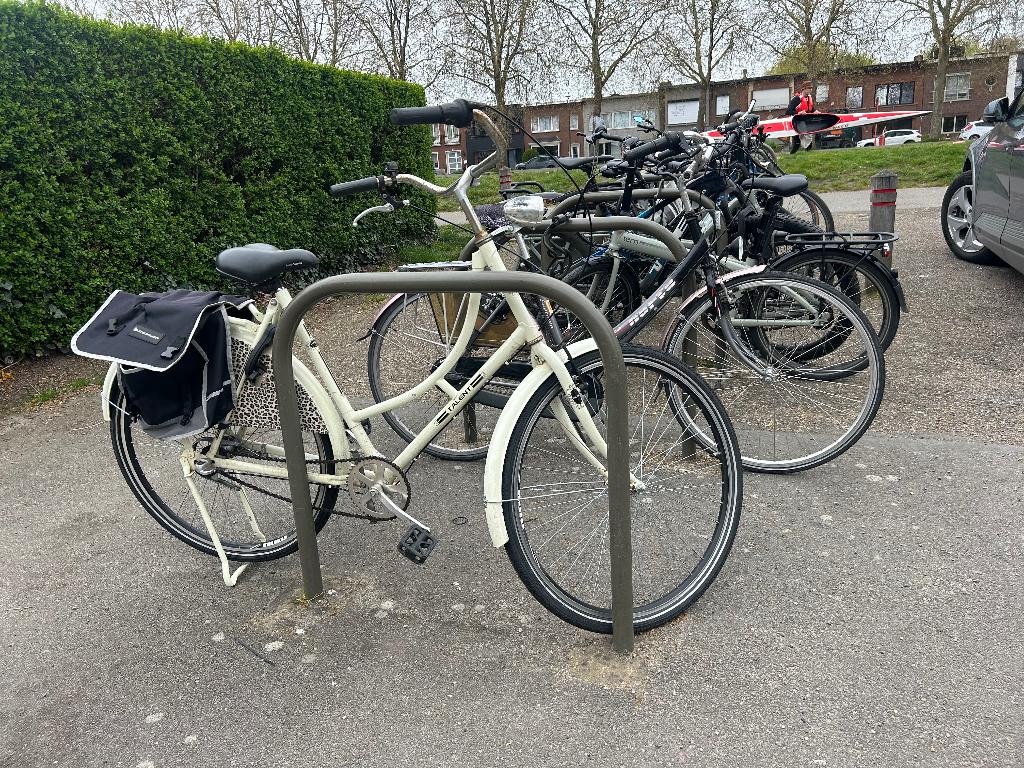 Te koop: fiets in goede staat, Fietsen en Brommers, Fietsen | Dames | Damesfietsen, Ophalen, Gebruikt