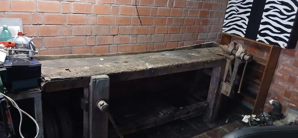Zware oude houten werkbank., Doe-het-zelf en Bouw, Ophalen, Gebruikt, Bankschroef