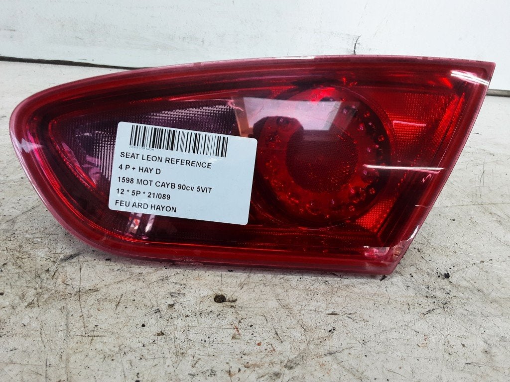 ACHTERLICHT RECHTS ACHTERKLEP Seat Leon (1P1) (1P0945094F), Gebruikt, Seat
