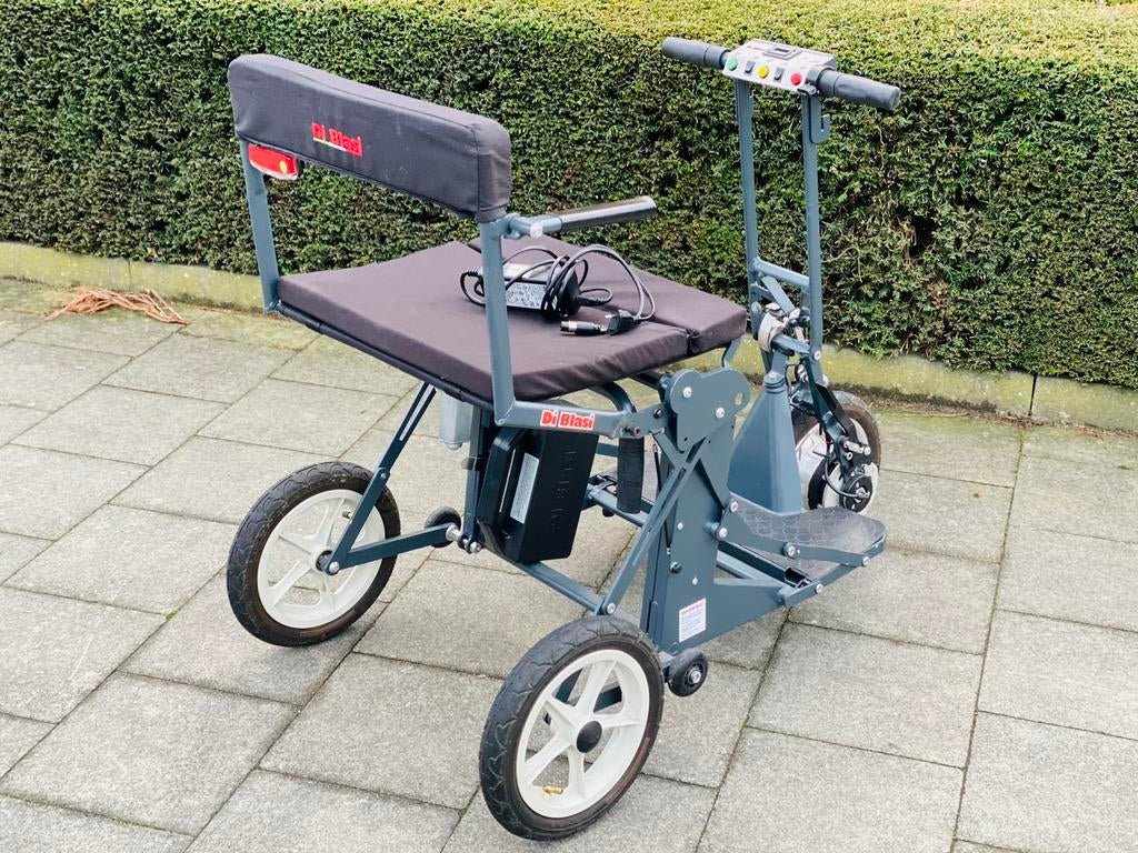Nieuwe staat di blasi R30 automatisch opvouwbaar Scootmobiel, Ophalen of Verzenden, Inklapbaar, Zo goed als nieuw, Elektrische rolstoel