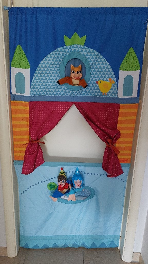 Poppen kast met 8 sprookjes figuren, Enlèvement, Utilisé, Autres types