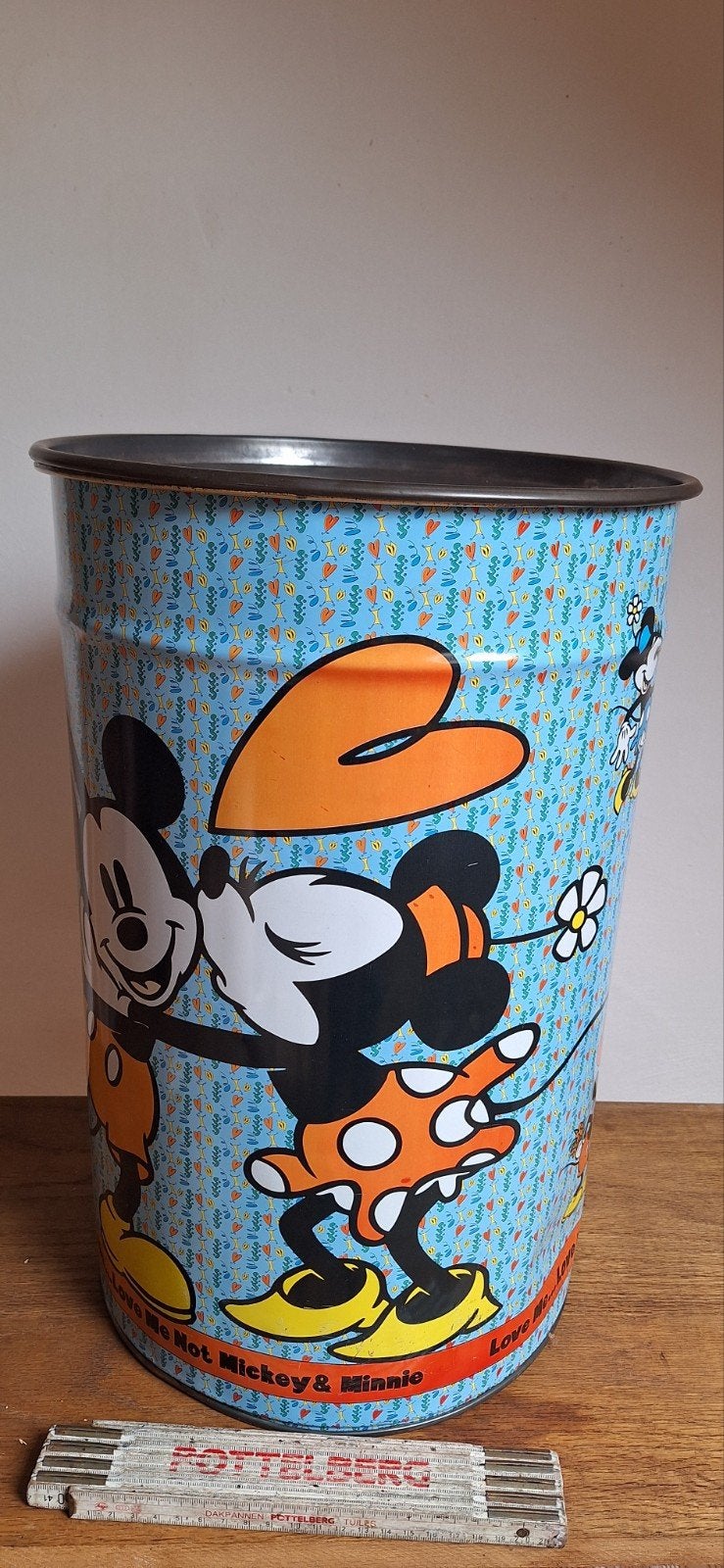 Disney metalen ton met deksel, Ophalen