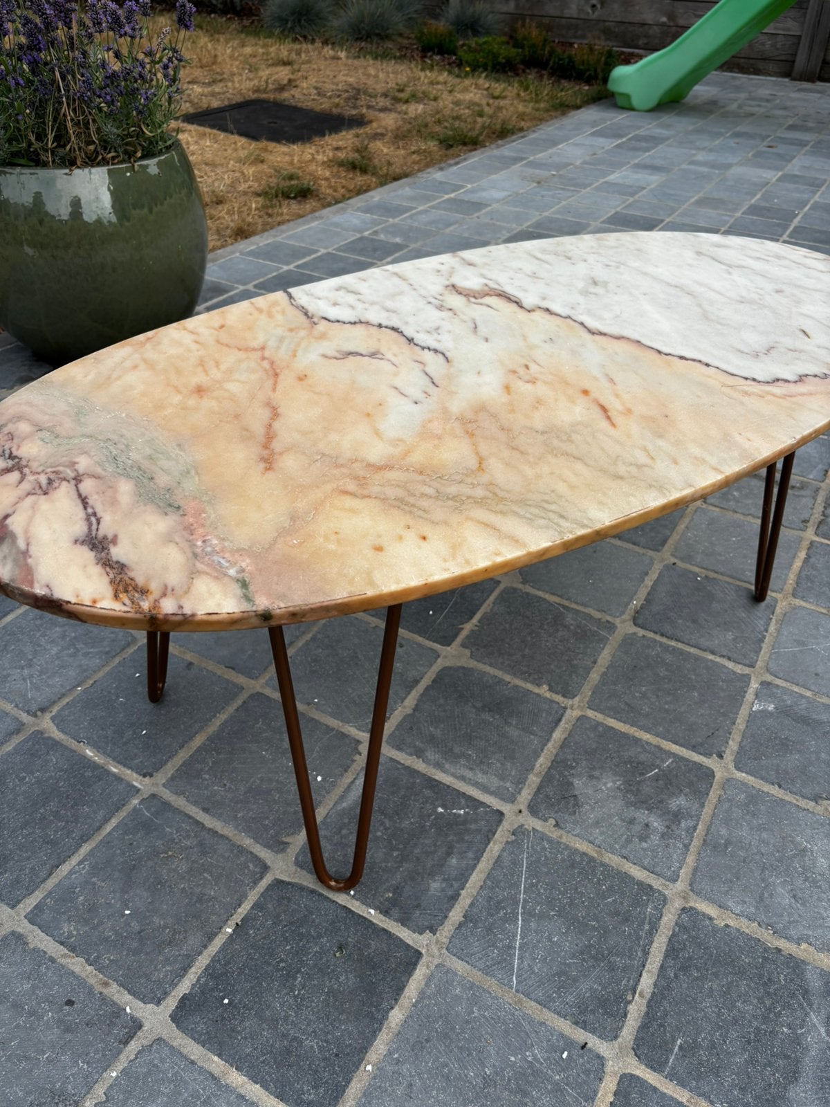 Unieke marmeren salontafel met hairpin poten, Huis en Inrichting, Ophalen, Zo goed als nieuw